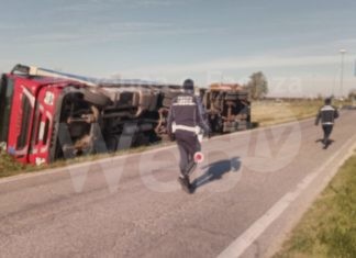 Ca’ di Lugo, camion finisce fuori strada: il conducente trasportato in elicottero al Bufalini