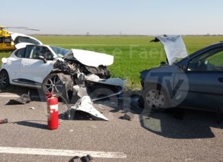 Frontale in via Dismano: 4 feriti, fra cui un bambino di 3 anni