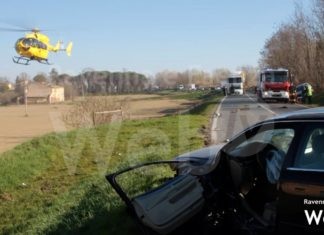 Schianto fra due auto a Ghibullo: due persone ferite. Disagi lungo la Ravegnana