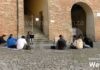 Lezioni in piazza a Faenza: “Speriamo sia l’ultimo giorno di didattica a distanza”