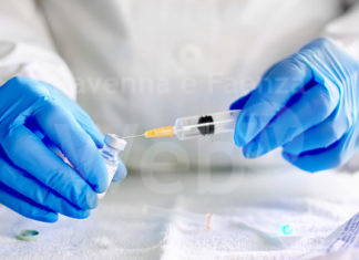 Covid, al via la vaccinazione per le Forze dell’Ordine