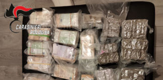 Arrestata banda di spacciatori, 264 mila euro sequestrati. A Lugo il tesoriere nascondeva i soldi nella culla del figlio