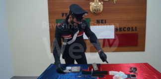 Arrestata una ragazza di 25 anni per spaccio: trovata in possesso di 570g di hashish e 730 euro