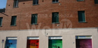 Terminata la decorazione delle saracinesche in via Cantinelli