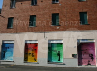 Terminata la decorazione delle saracinesche in via Cantinelli