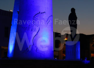 Lugo: l’ala di Baracca si illumina di blu per la giornata mondiale della consapevolezza sull’autismo