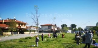 Piantumati 21 alberi a Mezzano dai bambini e dalle bambine della Scuola dell’infanzia “I Folletti”
