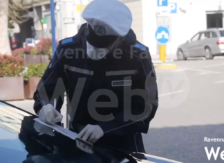 Pasqua “in rosso” e controlli anti-Covid: 25 persone senza mascherina multate per assembramento
