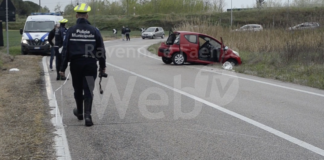 Auto fuori strada in via Cella: donna ricoverata al Bufalini