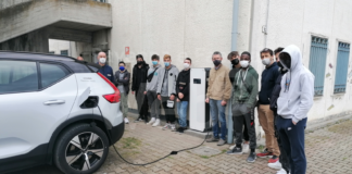 Scuola Pescarini: installata una colonna per la ricarica delle auto elettriche