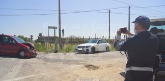 Scontro all’incrocio: due feriti gravi trasportati d’urgenza al Bufalini