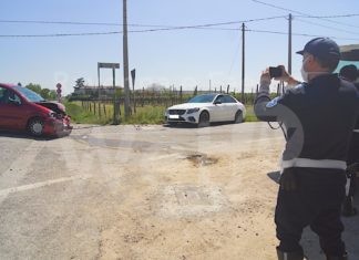 Scontro all’incrocio: due feriti gravi trasportati d’urgenza al Bufalini