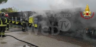 Incendio alle Poste: a bruciare è un mezzo elettrico per le consegne