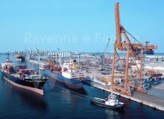Carico di materiale a uso bellico al porto di Ravenna: i sindacati proclamano uno sciopero per il 3 giugno