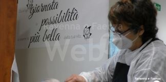 Riaprono negozi e parrucchieri, Giovanna: “È un nostro diritto lavorare”