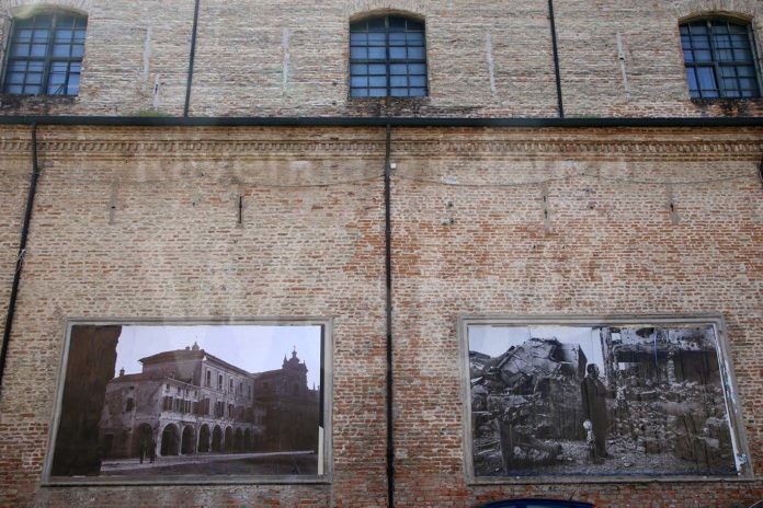 manifesti via Mazzini - 1