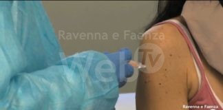 Vaccinazioni sospese per il personale scolastico, D’Angelo (Flc Cgil): “Scelta infelice, basta chiusure stop and go per le scuole”