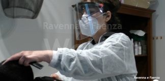 Ugl Terziario chiede di dotare di mascherine Ffp2 tutti i lavoratori dei luoghi con alta affluenza di persone