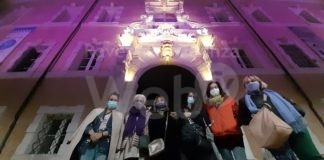 Palazzo Rasponi illuminato di viola per sensibilizzare sulla fibromialgia