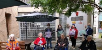 I “morbidi cuscini” realizzati con le magliette gialle del progetto “Lavori in Comune” per gli ospiti della Galla Placidia