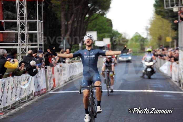 4db0d5ce-7faa-4824-adbe-588199987505