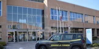 Finge di aprire un’attività di riparazione computer per ottenere ristori e sussidi: denunciato per truffa aggravata