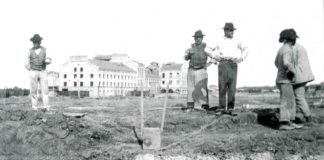 Massa Lombarda: donati al Comune 12 volumi di riproduzioni di foto d’epoca