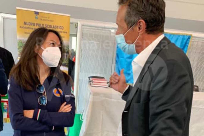 Il sindaco Daniele Bassi con l'assessore regionale Irene Priolo