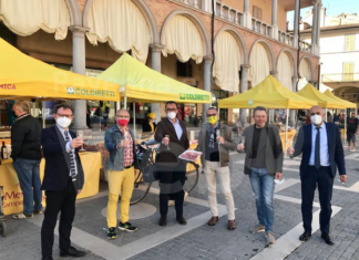 Inaugurato il “Mercato Amico” a chilometro zero in Piazza del Popolo