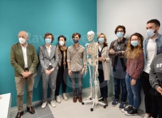 Il Lions Club Ravenna Host dona un prezioso strumento al corso di Laurea in Medicina e Chirurgia di Ravenna