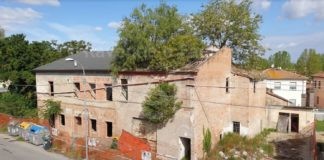 Guerra (AC): “Un albero dentro al rudere”