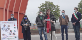 I sindacati al Pala de André per celebrare i lavoratori impegnati nella campagna vaccinale