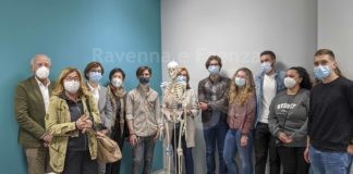 I Lions donano uno scheletro anatomico ai laboratori del corso di laurea in Medicina
