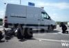 Scontro all’incrocio fra uno scooter e un furgone