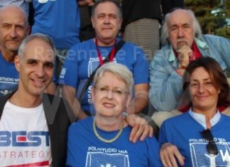 Il mondo in una mano di Emanuela Cantagalli