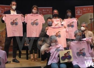 Il centro torna ad animarsi con la “Festa di Primevera” e il Giro d’Italia: allestimenti fuori dai negozi e una Maglia Rosa dedicata a Dante