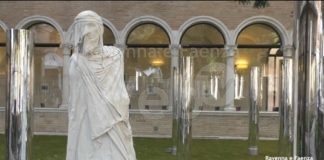 Celebrazioni dantesche, l’Architettura incontra Dante nell’installazione SELVA: 45 colonne invitano lo spettatore a smarrire la “diritta via”