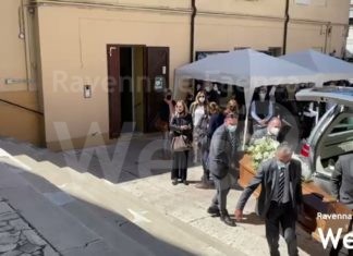 Aereo precipitato, oggi l’ultimo saluto al pilota Riccardo Gamberini