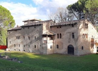 Al Cardello di Casola Valsenio visita guidata
e workshop di scultura sull’argilla