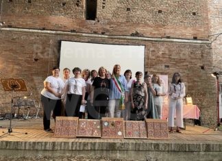 Una serata per i 20 anni di collaborazione tra Linea Rosa e il Comune di Russi e per scoprire il nuovo monumento dedicato alle donne
