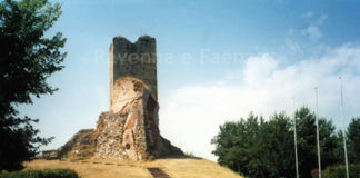 Casola Valsenio: Gli alunni della scuola media a Monte Battaglia, lungo il Sentiero della Pace