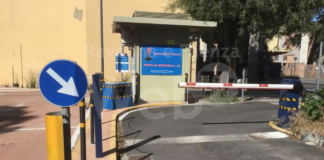 Amoroso (LpRa): “Sbarra contro pedone nel parcheggio di via De Gasperi. Tutelare il transito pedonale”