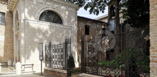 Completato il restauro del Quadrarco di Braccioforte: l’opera fu realizzata per il VI centenario della morte di Dante nel 1921