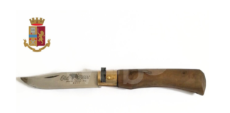 Polizia denuncia 24enne dopo una lite con un coltello