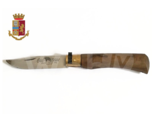 Polizia denuncia 24enne dopo una lite con un coltello