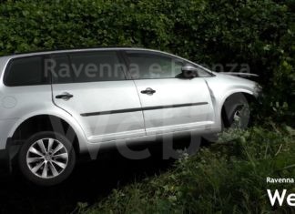 Auto nel fosso a Granarolo: 56enne in ospedale