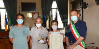 Amici di Cervia: premiata una coppia di turisti che da 60 anni trascorre le vacanze nella località di mare