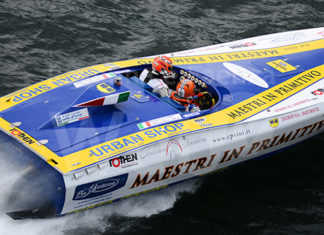 Finita la prima gara del Campionato Italiano Offshore a Marina di Ravenna e adesso tutti in acqua…