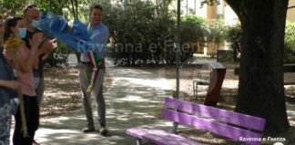 Inaugurata a Castel Bolognese la panchina della gentilezza