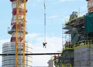 Vigili del Fuoco soccorrono operaio colpito da malore a 40 metri di altezza